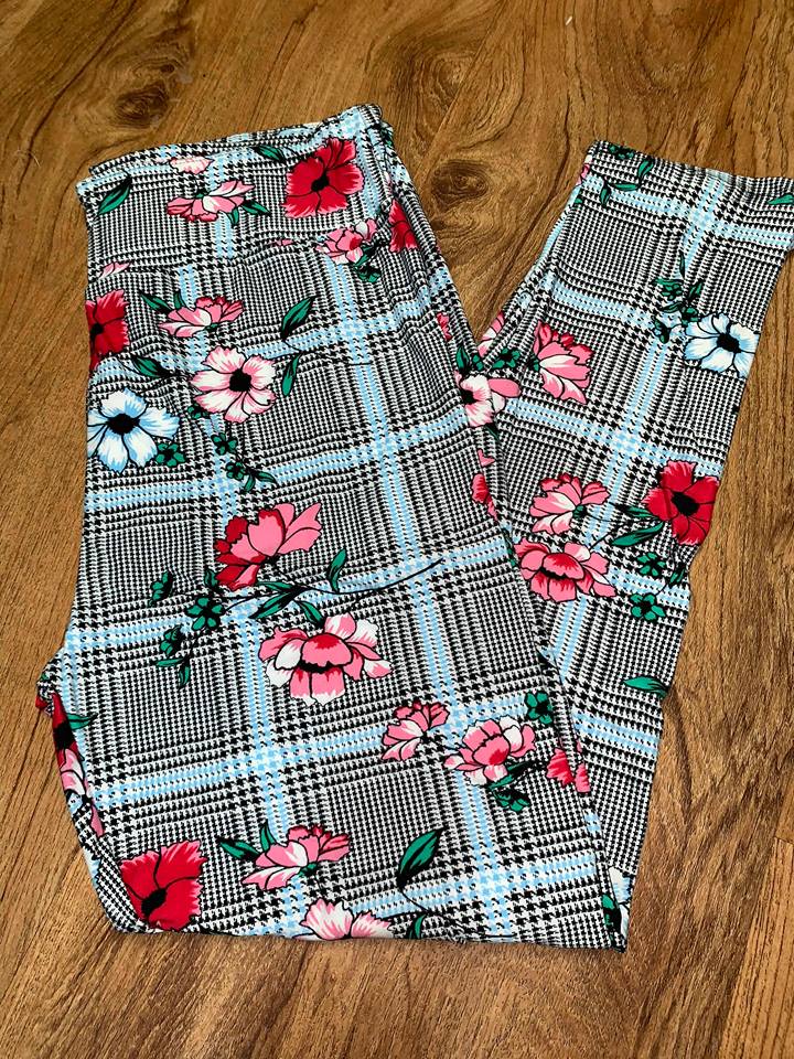 Custom Legging Black Yoga Red & Pink Floral - Keene's