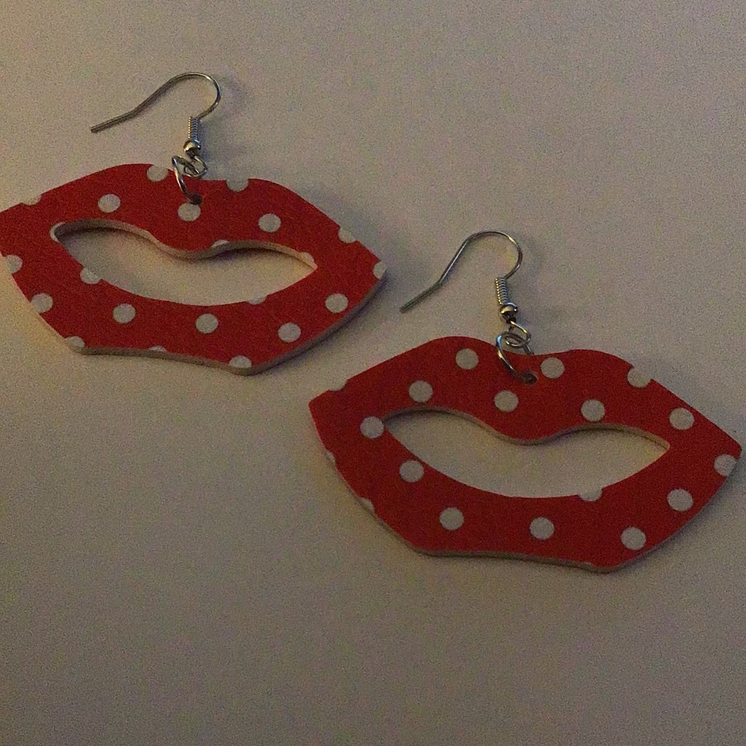 Heart Earrings - 2023 Collection - Lips Red